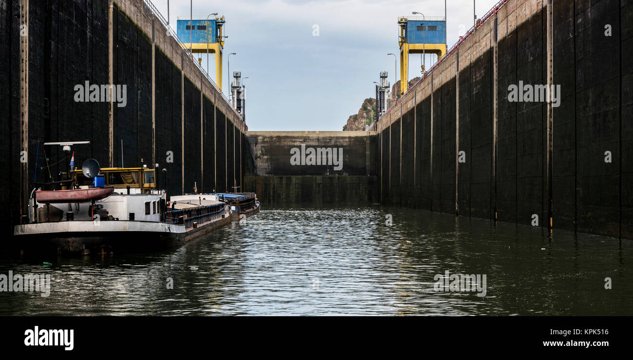 Iron Gate, Wasserkraftwerk, das größte Damm an der Donau und einem der größten Wasserkraftwerke in Europa Stockfoto