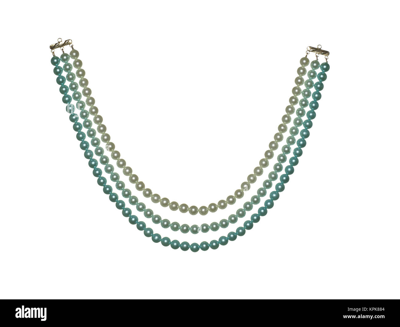 Halskette mit bunten Glasperlen auf weißem Hintergrund. Stockfoto