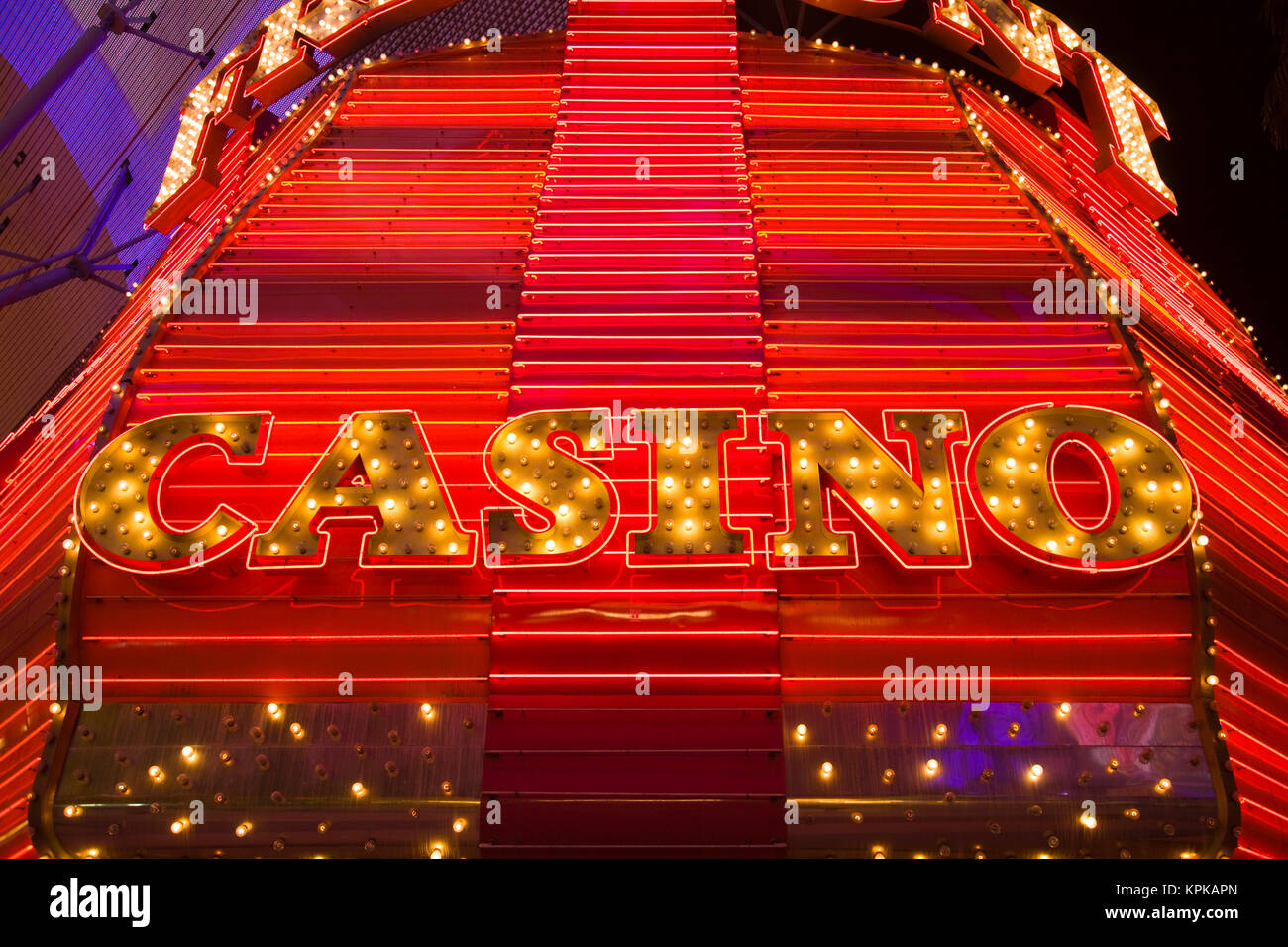 USA, Nevada, Las Vegas. Fremont Street Experience, neon Casino anmelden. Stockfoto