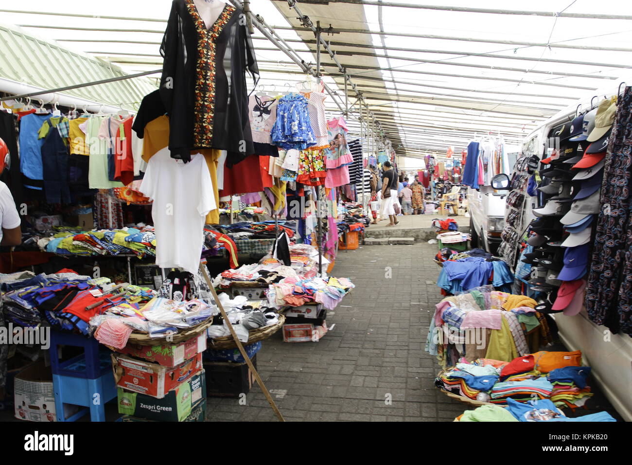 Verpassen Sie nicht die zentrale Foire de Mahébourg, in der Nähe der Waterfront. Den ersten Schwerpunkt war Seide und andere textile Stockfoto