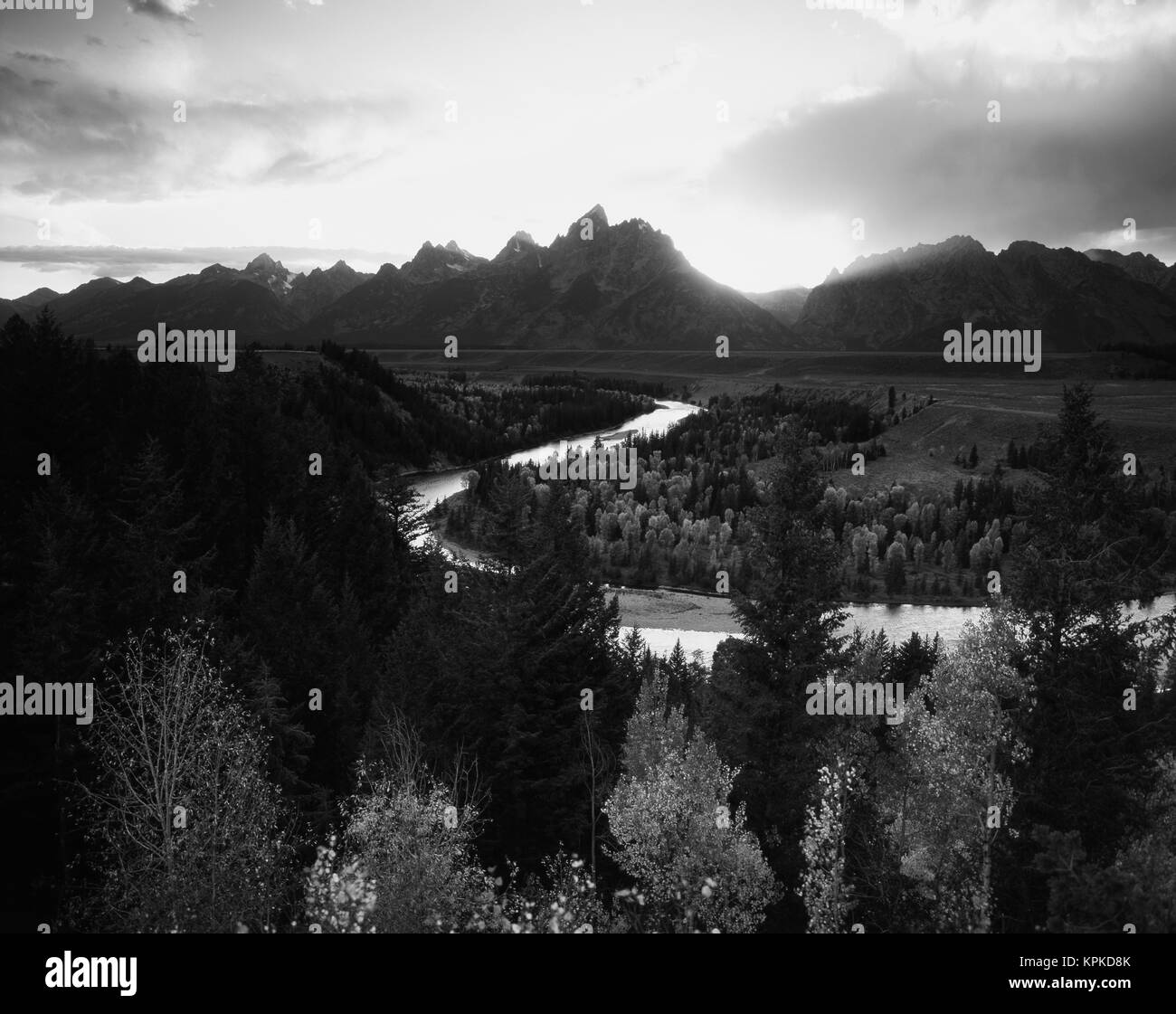 USA, Wyoming, Grand Teton National Park, Snake River mit Teton Bergkette bei Sonnenuntergang (Large Format Größen verfügbar) Stockfoto