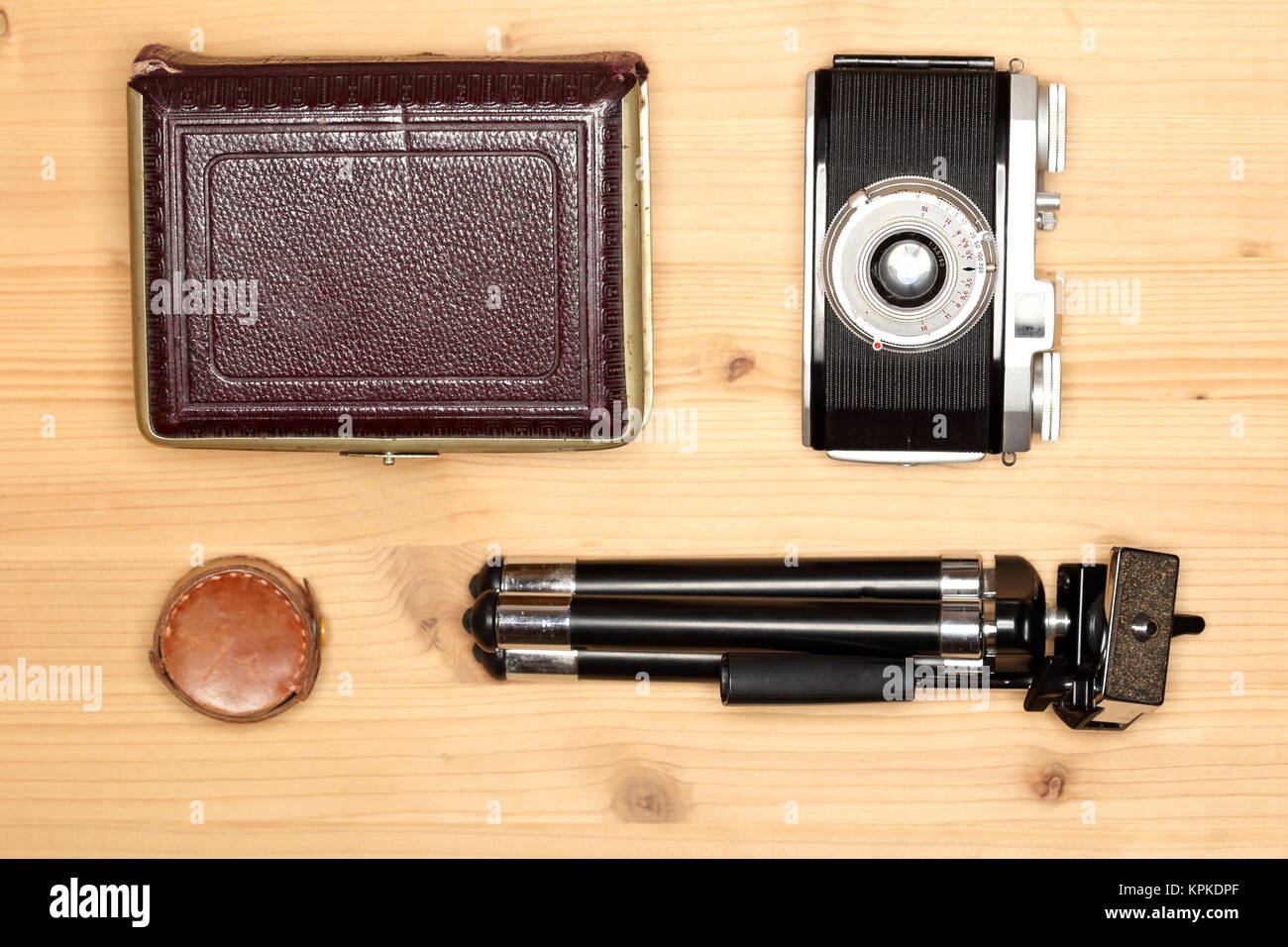 Foto-Tools auf hölzernen Hintergrund Stockfoto