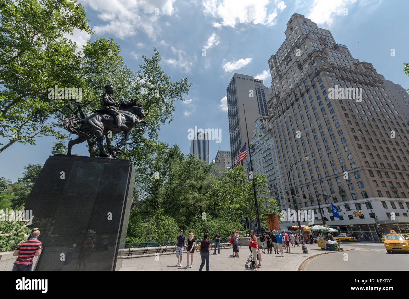 NEW YORK CITY - Juli 12: Jose Marti Statue in der Nähe von Central Park am 12. Juli 2012 in New York. Der Central Park ist ein öffentlicher Park im Zentrum von Manhattan. T Stockfoto