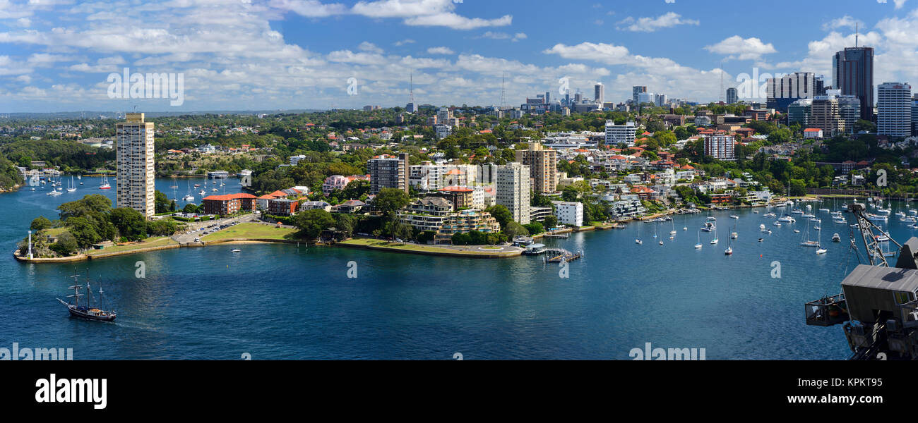 Panoramablick auf die Bucht von Lavendel, Blues und von North Sydney Harbour Bridge Ausblick - Sydney, New South Wales, Australien Stockfoto
