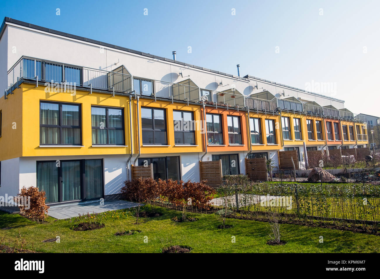 Bunte Reihe Häuser in Berlin Stockfoto
