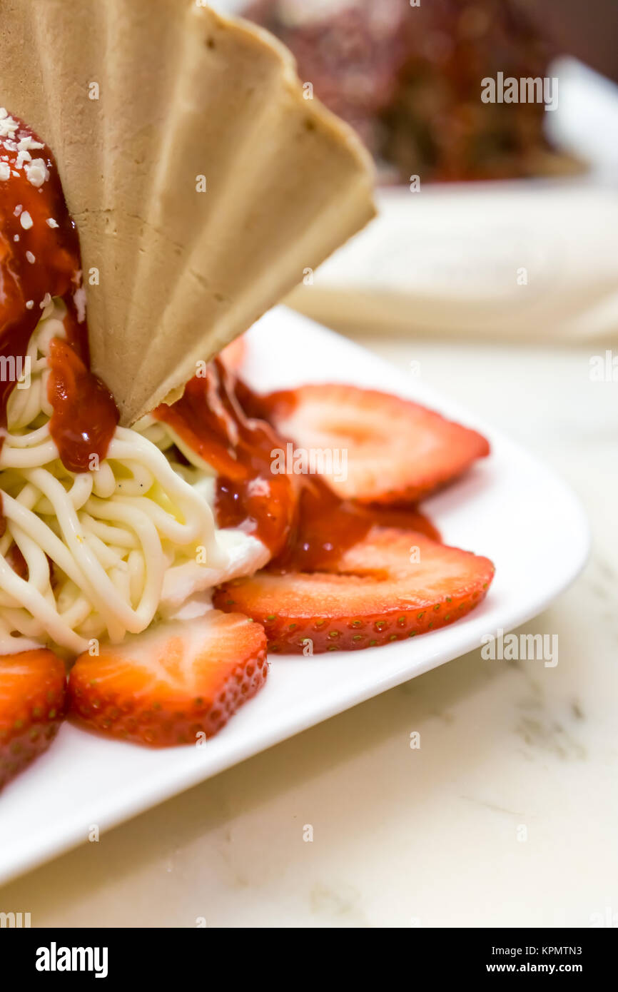 Deutsche Eis gebildet, um wie ein Teller Spaghetti aussehen Stockfoto