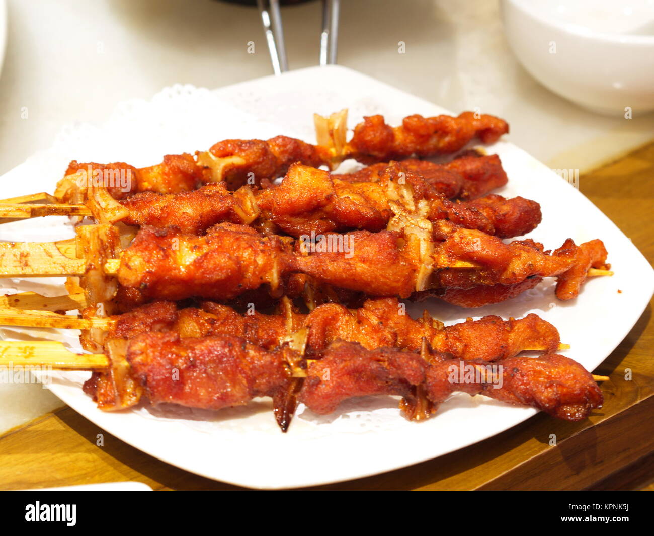 Chinesischen muslimischen Stil Huhn Stick. Gegessen und in Peking. China. 22. Oktober 2017. Stockfoto