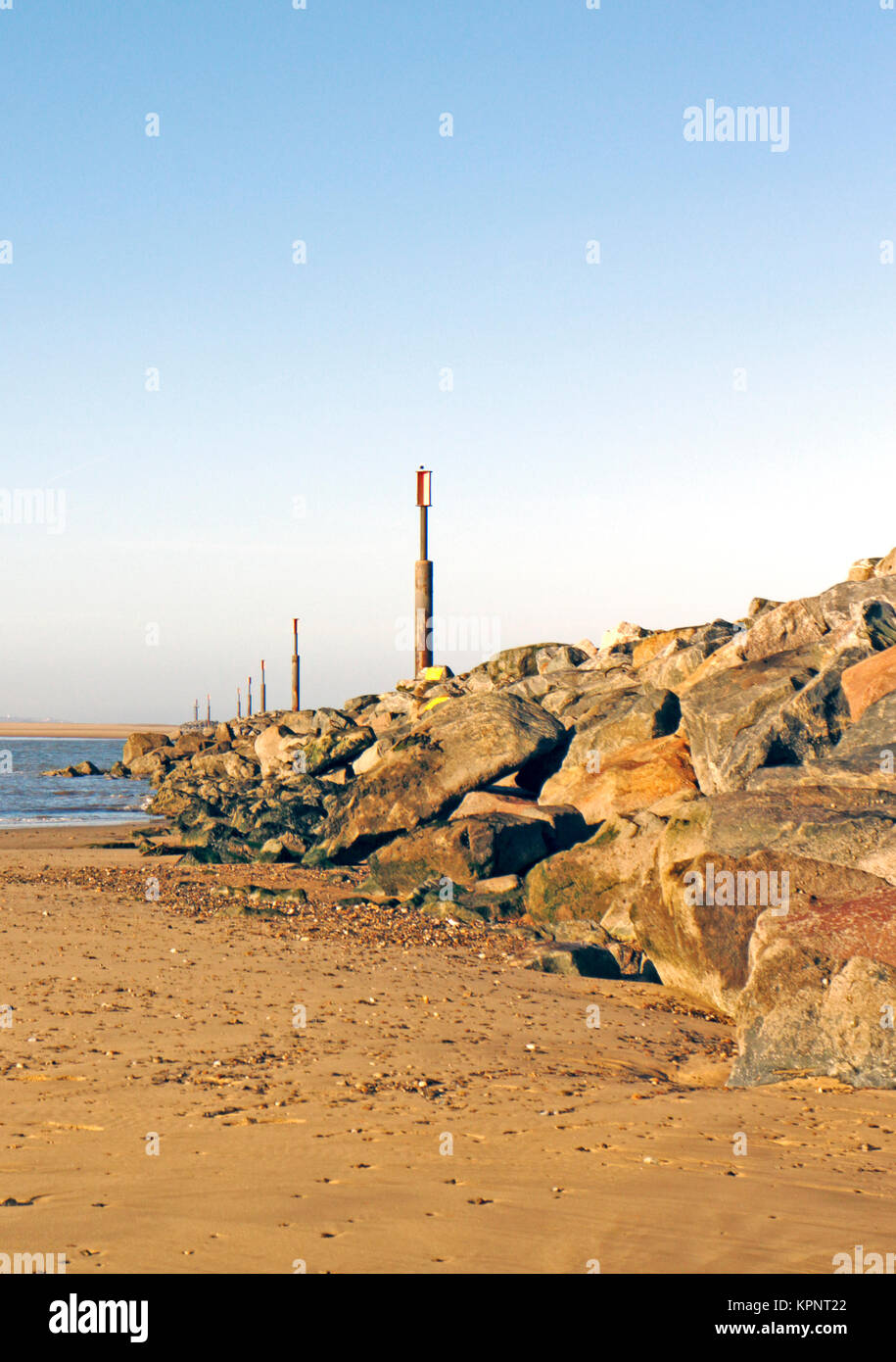 Ein Blick auf den künstlichen Riffen an der Küste von Norfolk auf See Palling, Norfolk, England, Vereinigtes Königreich. Stockfoto