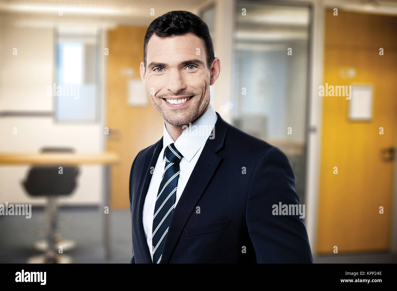 Moderne Büro-Einrichtung und Kabinen Stockfoto