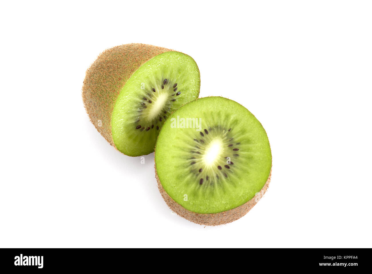 Einzigen ganzen Kiwis Halbieren auf weißem Hintergrund Stockfoto