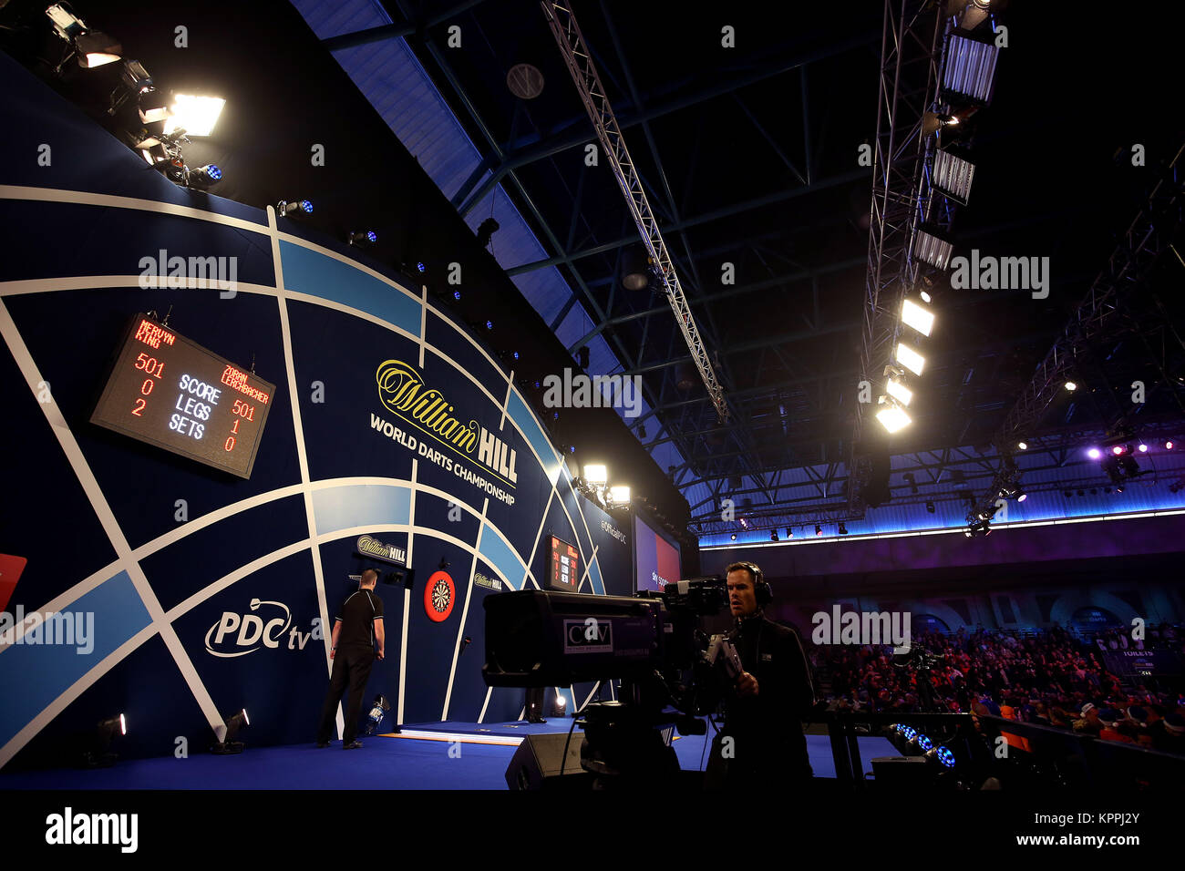 Allgemeine Ansicht der Bühne Glühlampen bei Tag drei der William Hill World Darts Championship im Alexandra Palace, London geblasen. Stockfoto