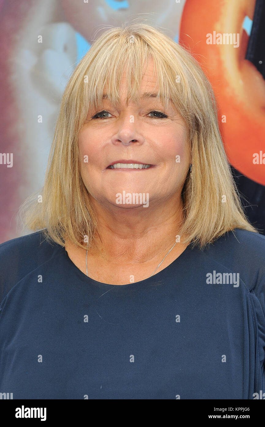 Linda Robson besucht Großbritannien Galavorstellung des Findens Dory im Odeon Leicester Square in London. 10. Juli 2016 © Paul Treadway Stockfoto