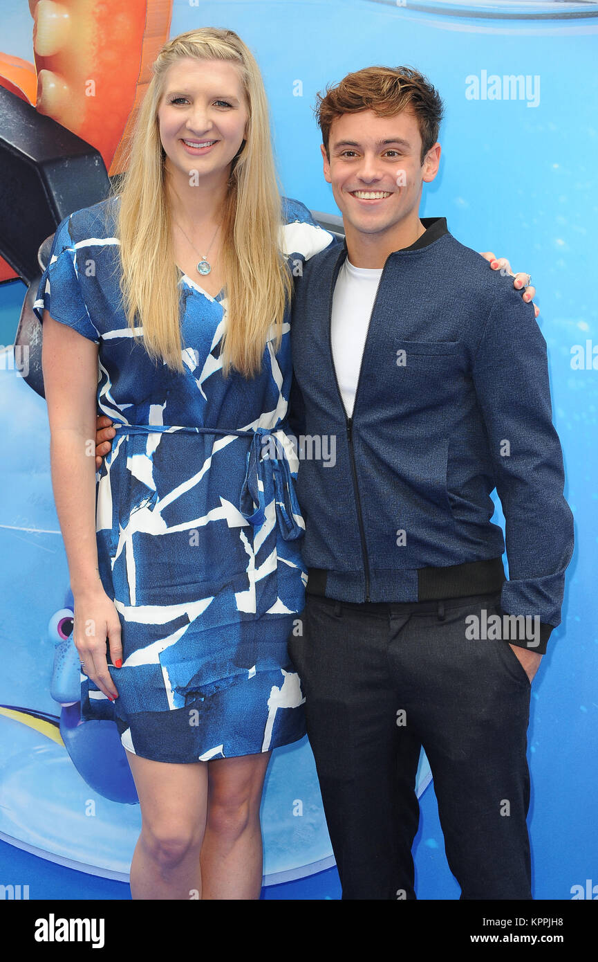 Rebecca Adlington und Tom Daley nehmen an der britischen Galavorstellung des Findens Dory im Odeon Leicester Square in London. 10. Juli 2016 © Paul Treadway Stockfoto