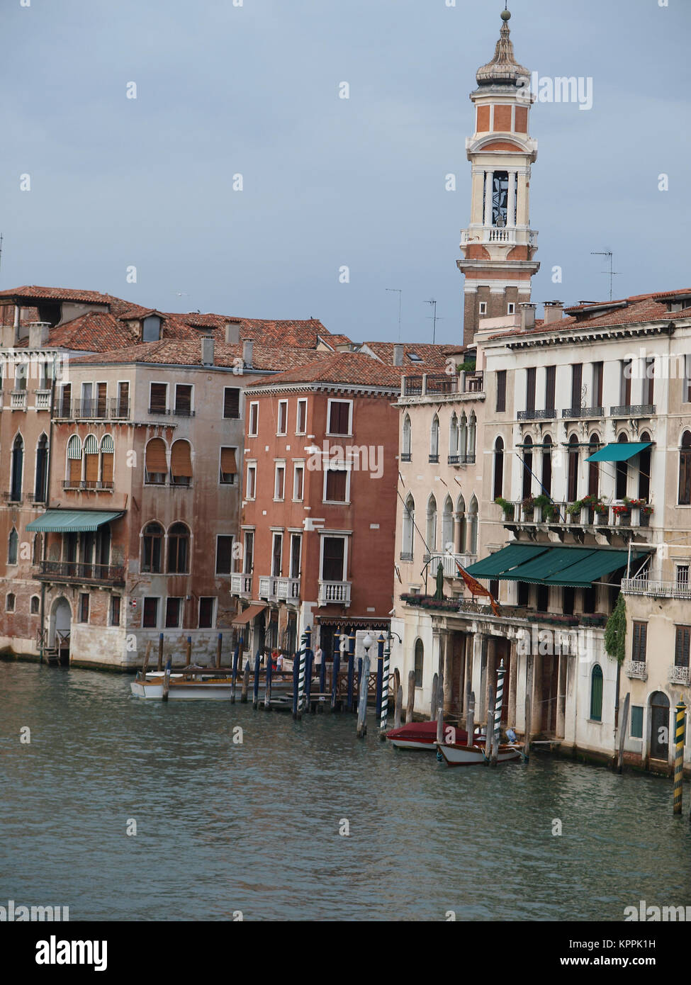 Venedig - erlesene antike Gebäude entlang Canal Grande Stockfotografie ...