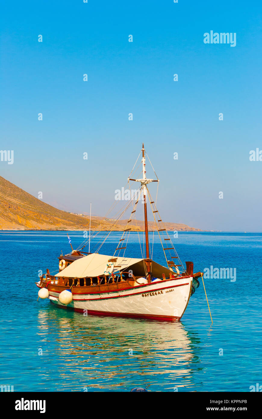 Ein traditionelles hölzernes Boot Segeln im Süden Kretas von Griechenland in der Nähe von Dörfern Loutro und Sfakia Stockfoto