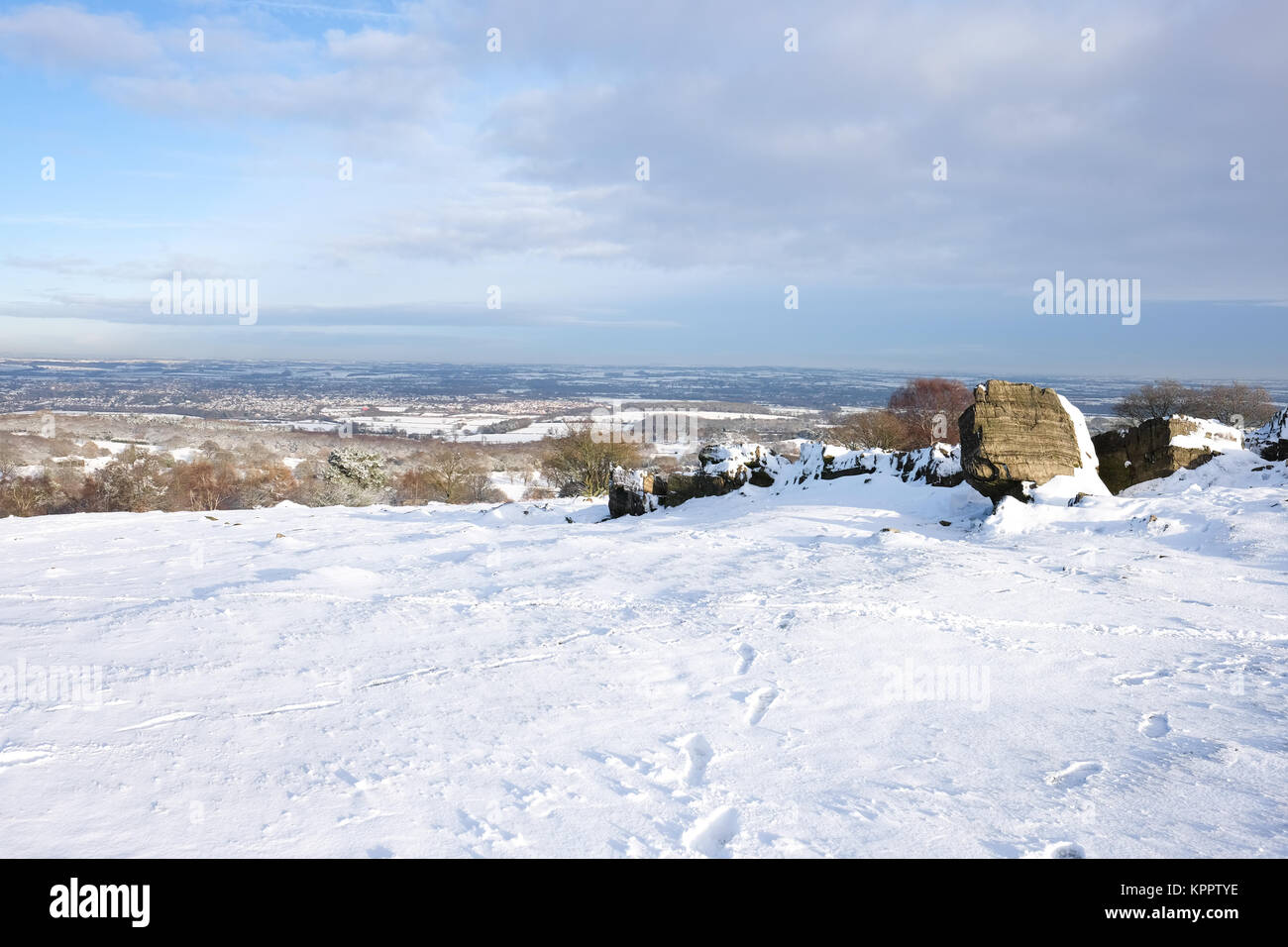 Snowy Szene an der Spitze der Beacon Hill Country Park Leicestershire Stockfoto