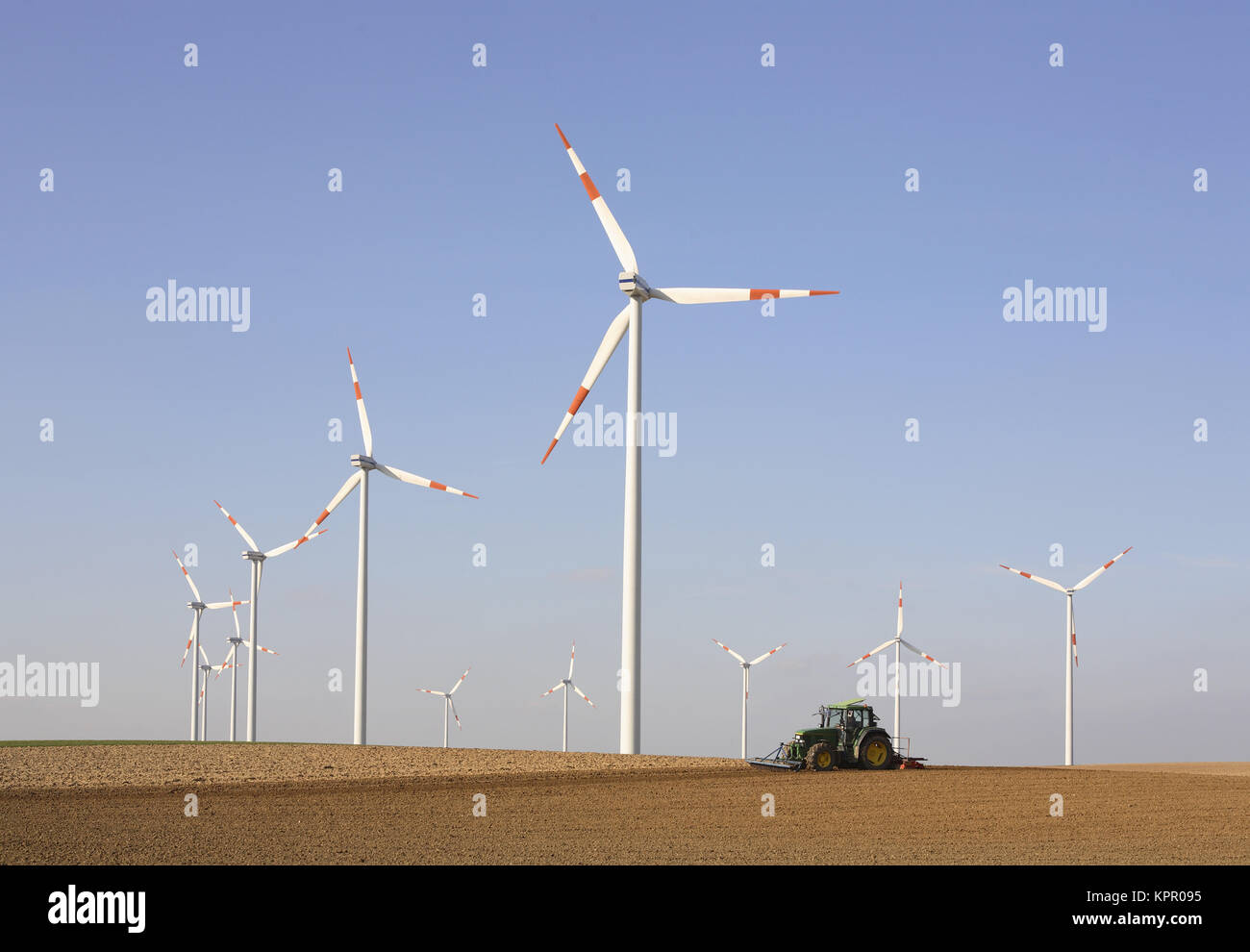 Deutschland, Windkraftanlagen in der Nähe von Bedburg. Deutschland, Windkraftanlagen bei Bedburg. Stockfoto