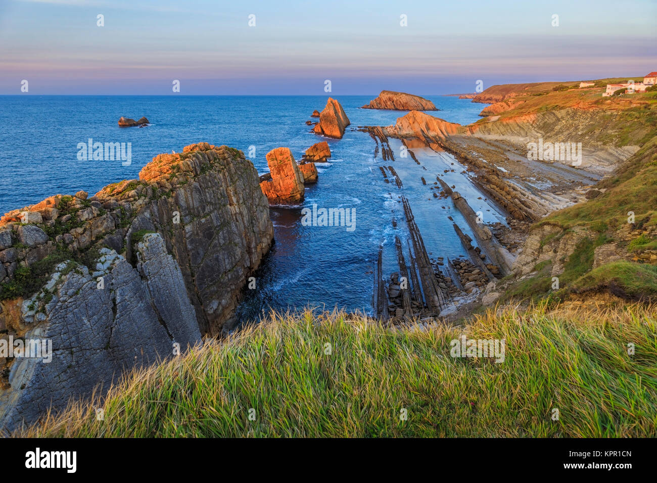 Playa Arnia In Der Nahe Von Santander Stadt In Kantabrien Land Im Norden Spanien Stockfotografie Alamy