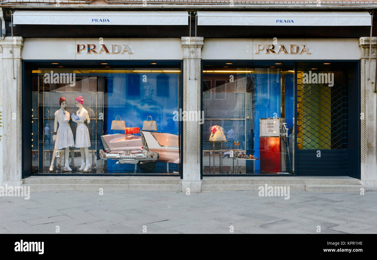 Prada Shop Fenster in Venedig Italien Stockfotografie - Alamy