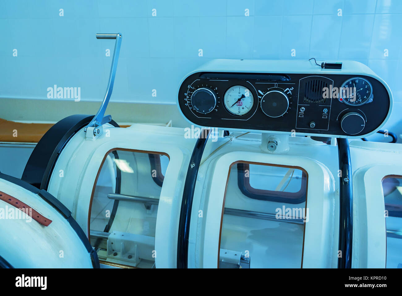 Hyperbare Sauerstofftherapie kammer Tank Stockfoto