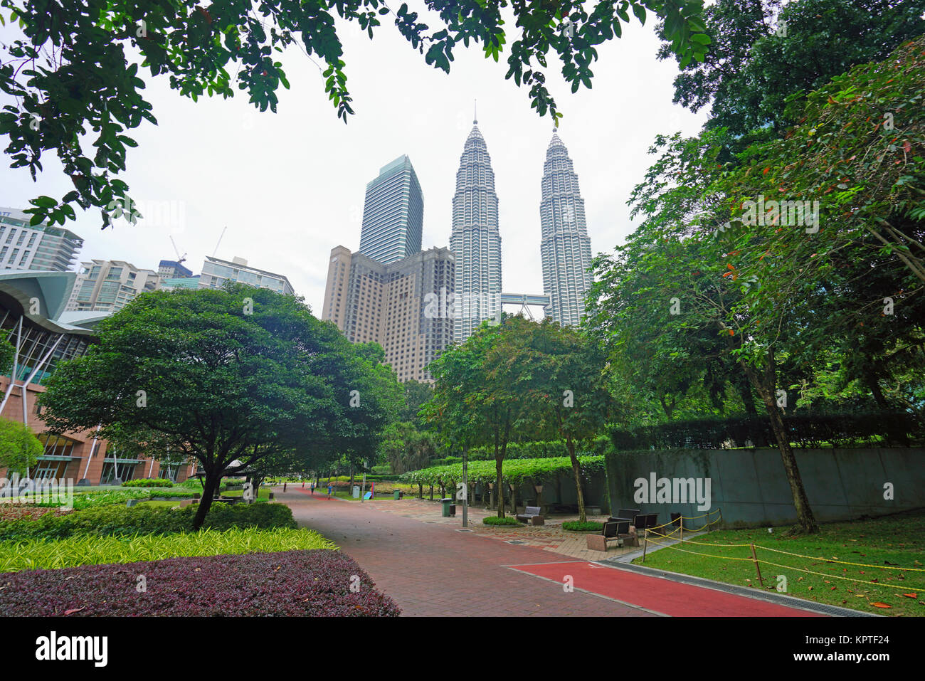 Suria klcc shopping centre in petronas twin towers Fotos und