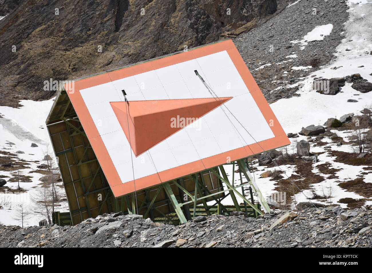 Großglockner,Gefahrenschild,Hubschrauber,Warnseil,Kals,KÃ¶dnitztal,Nationalpark hohe Tauern Stockfoto