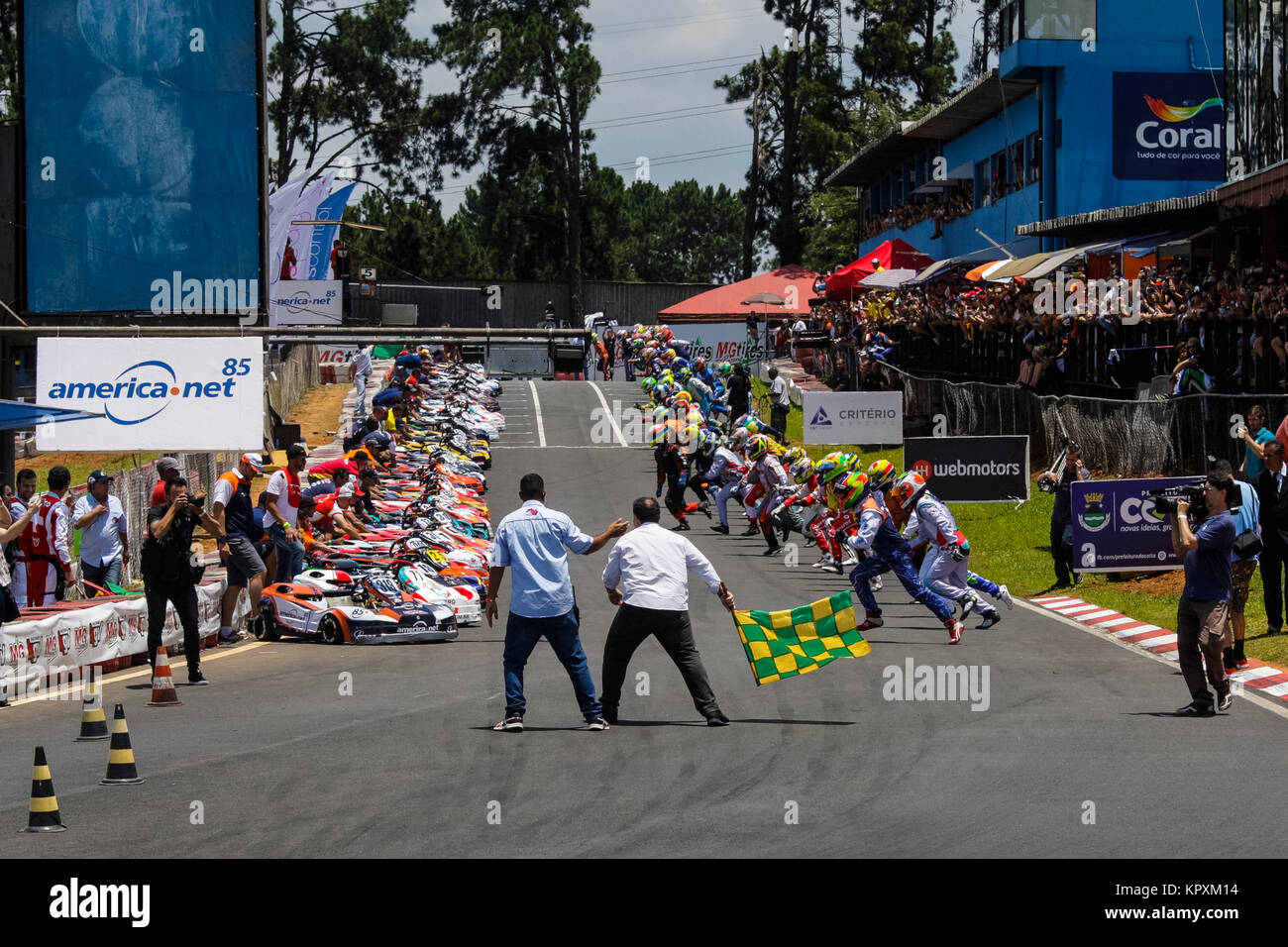 Cotia, Brasilien. 16 Dez, 2017. Hub Honda Motoren. Auf dem Foto ist der Beginn des Wettbewerbs. Credit: Emerson Santos/FotoArena/Alamy leben Nachrichten Stockfoto