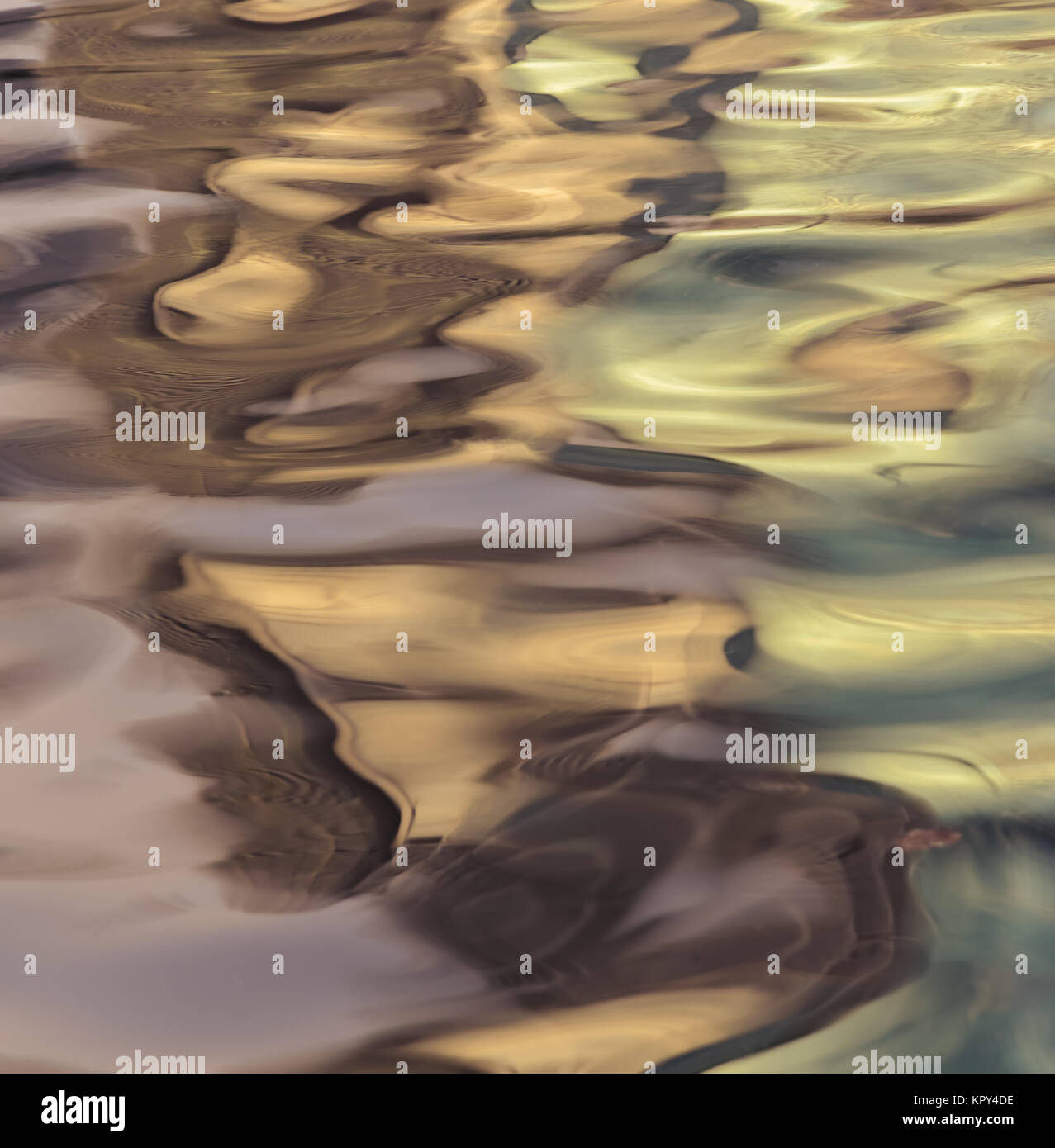 Zusammenfassung Hintergrund des unscharfen Wasseroberfläche Stockfoto