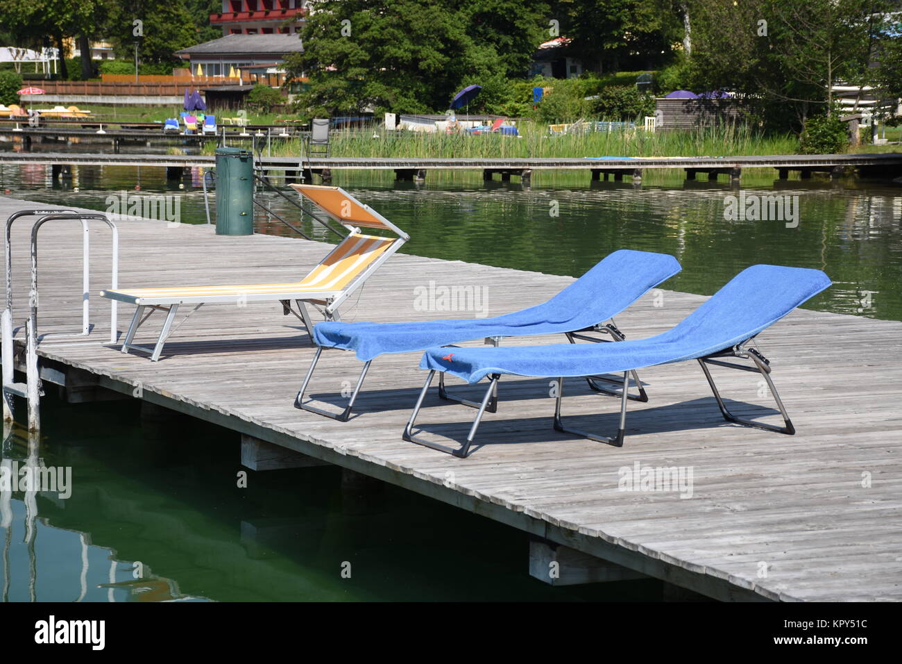 see klopein, Liegestuhl, Sonnenliege, Badestrand, sankt kanzian, See, Pier, Badesee Stockfoto