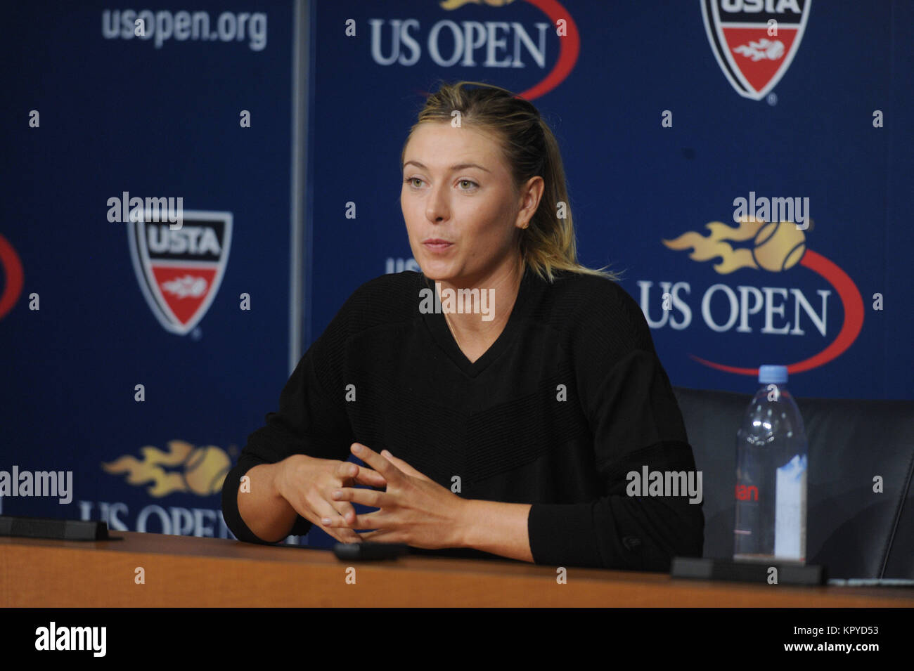 NEW YORK, NY - 23. August: Maria Sharapova besucht Arthur Ashe Kids Day auf der Arthur Ashe Stadium Gericht am USTA Billie Jean King National Tennis Center am 23. August 2014 in der Queens Borough von New York City. Personen: Maria Sharapova Stockfoto