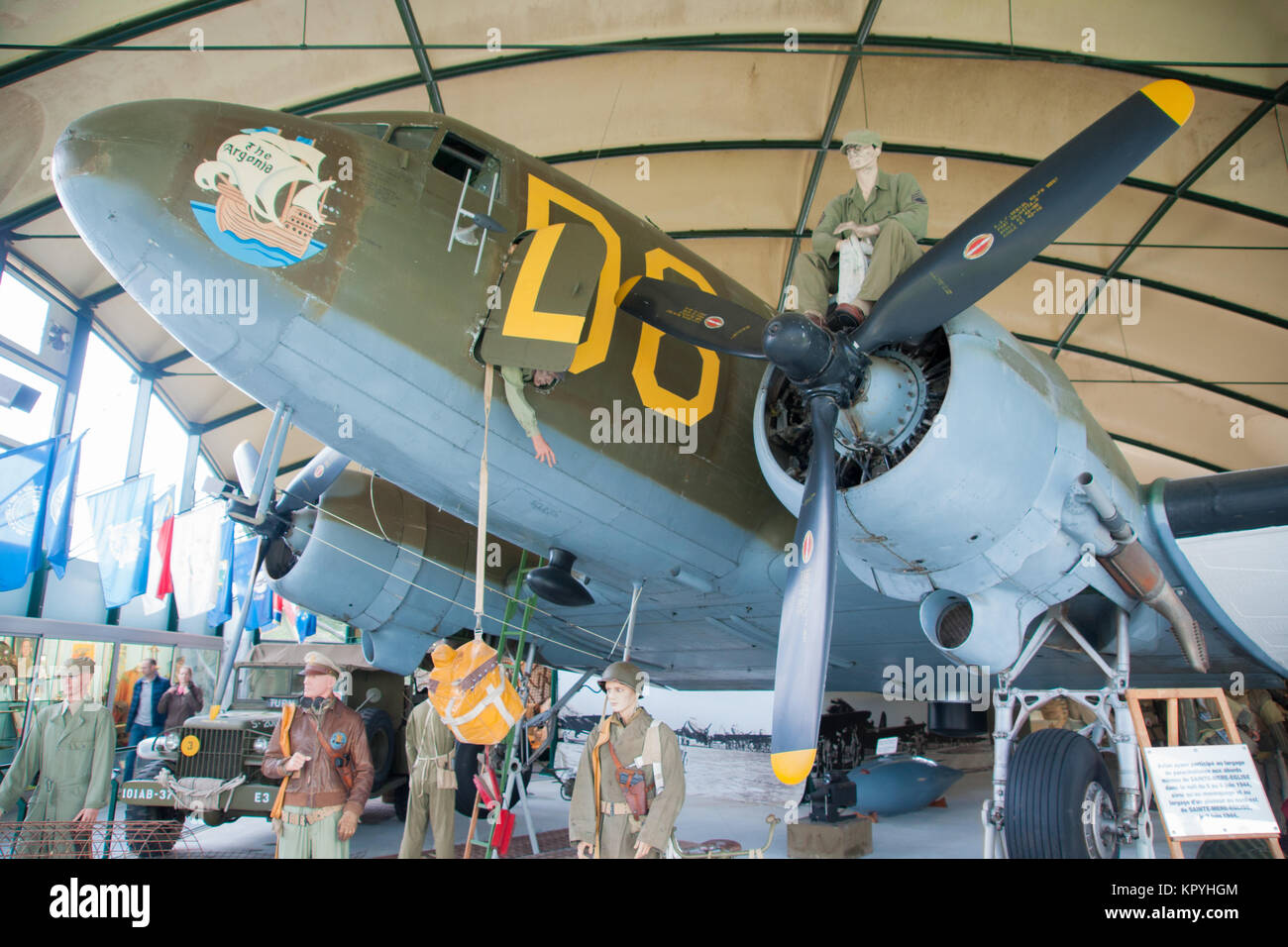 Die C-47 Skytrain an das Airborne Museum in Sainte-Mere-Eglise, Normandie, ist ein Veteran des D-Day vom 6. Juni 1944 Stockfoto