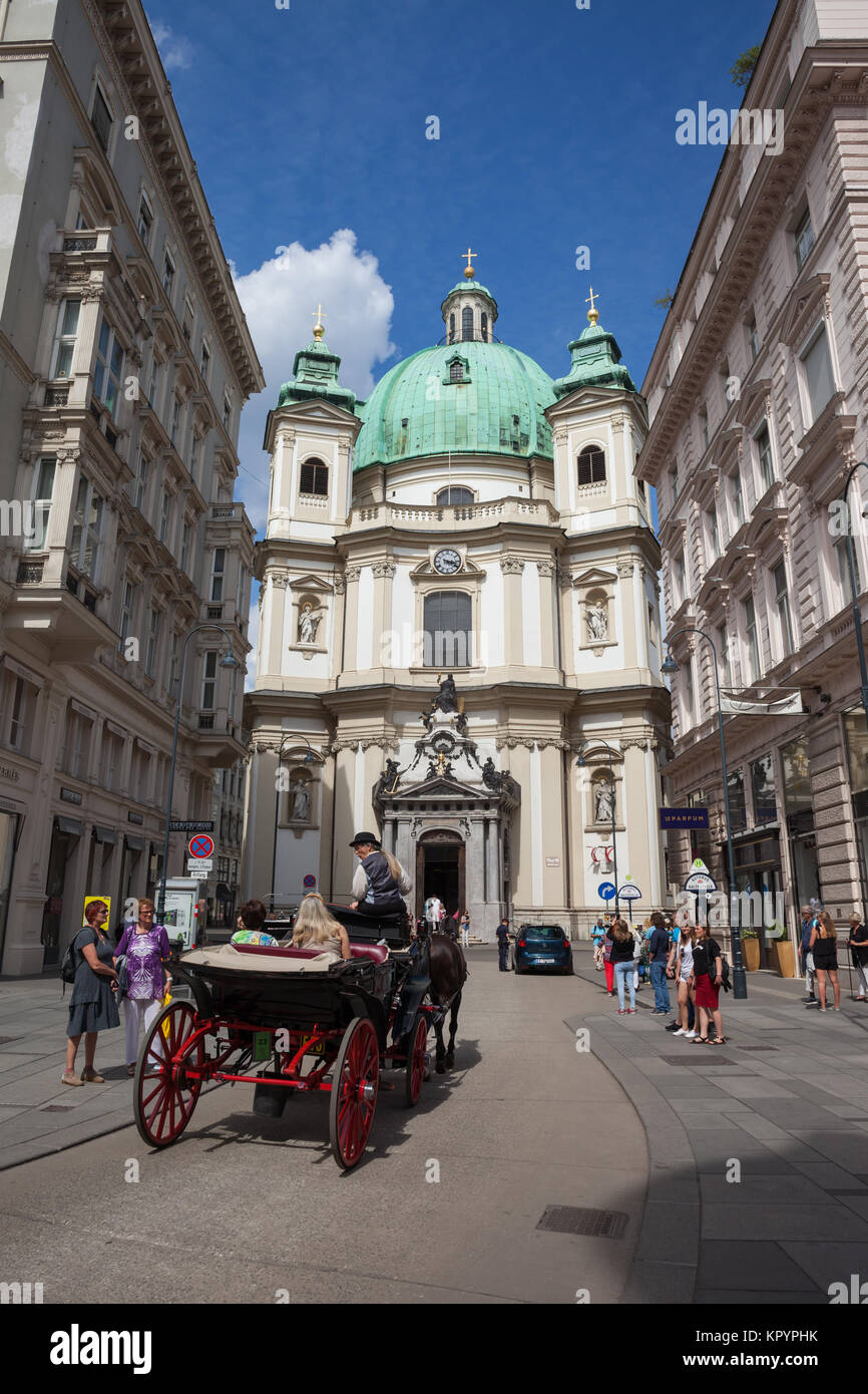Peterskirche - St. Peter's Church aus Jungferngasse Street in der Innenstadt von Wien, Österreich, Europa Stockfoto