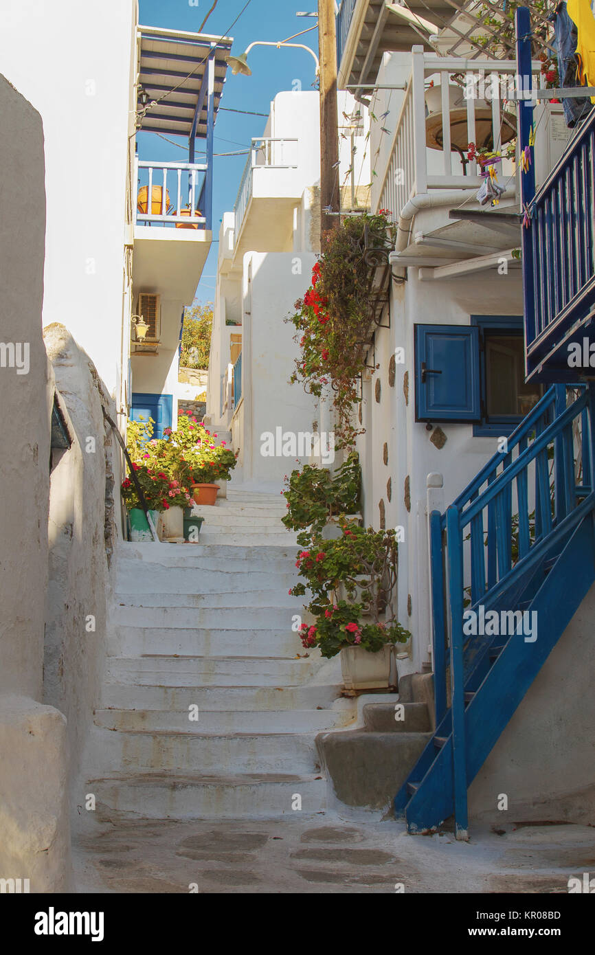 Die typischen Farben und Straße in Mykonos Griechenland Stockfoto