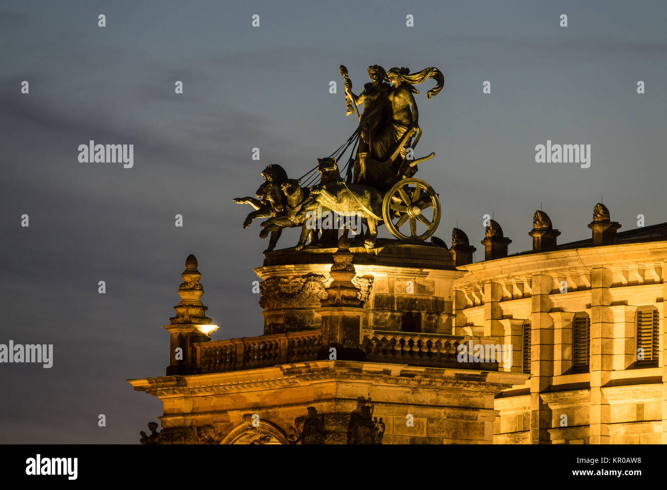 Panther Quadriga auf der Semperoper in Dresden. Stockfoto