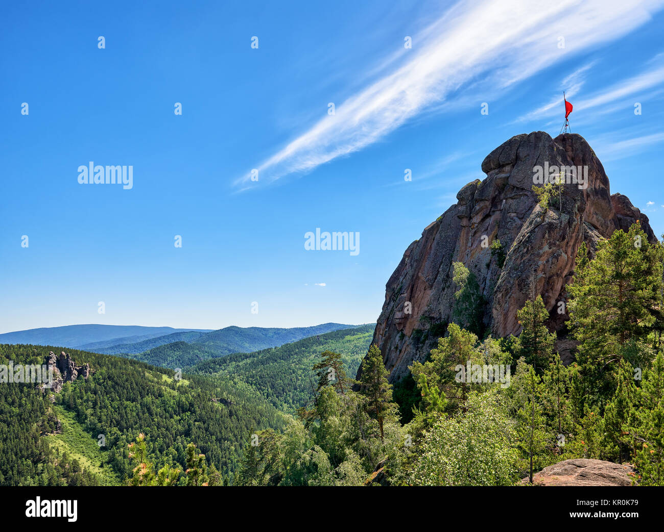 Takmak Rock. Die Felsen sind Reste der sibirischen Taiga. Naturschutzgebiet Stolby (Säulen). Region Krasnojarsk. Russland Stockfoto