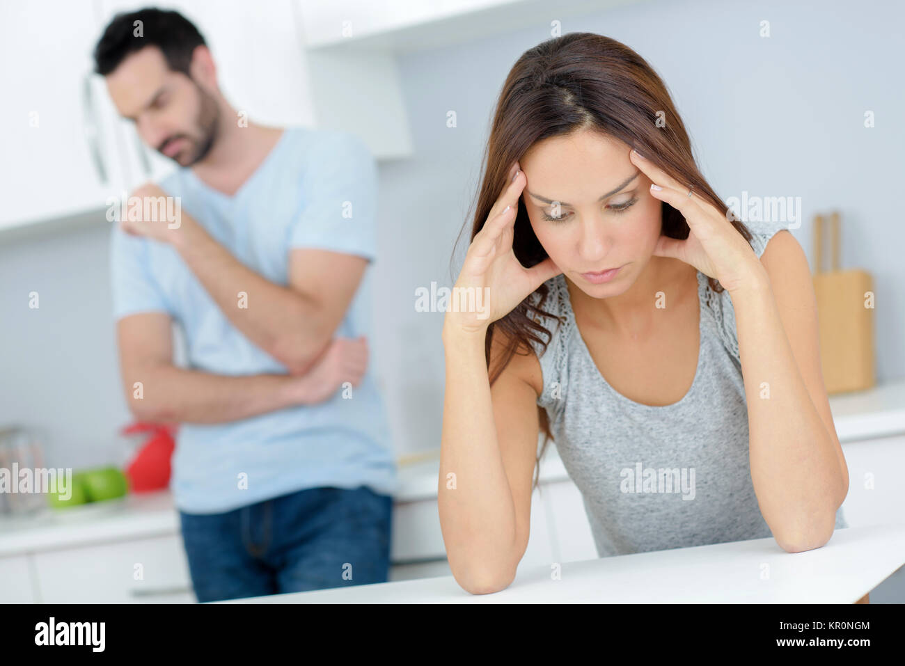 Paare, die ein Argument in der Küche Stockfoto