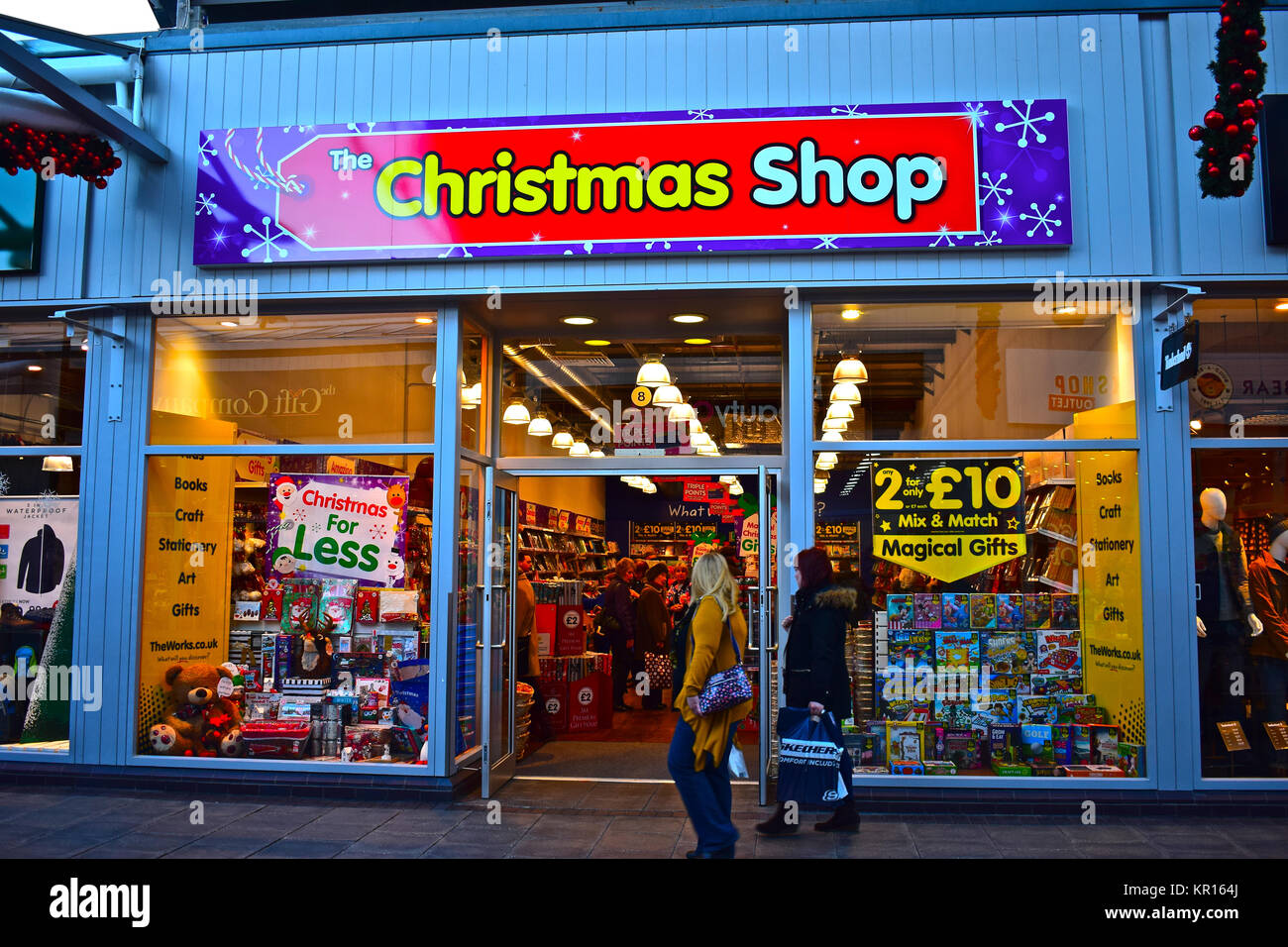 Weihnachten Shop im McArthurGlen Designer Outlet in Bridgend, Wales gelegen. Stockfoto
