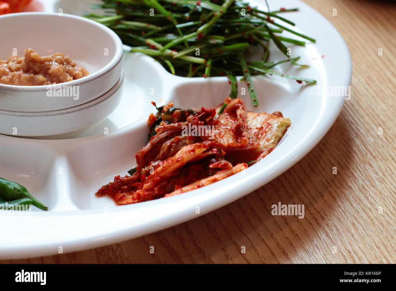 Verschiedene Koreanische pickle (Kimchi) und Beilagen Stockfoto