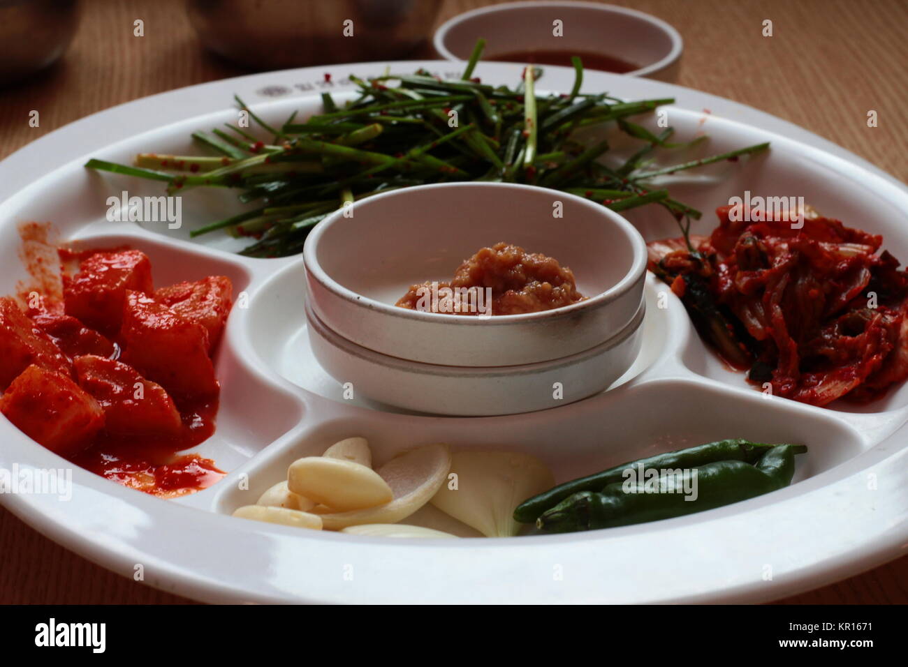 Verschiedene Koreanische pickle (Kimchi) und Beilagen Stockfoto