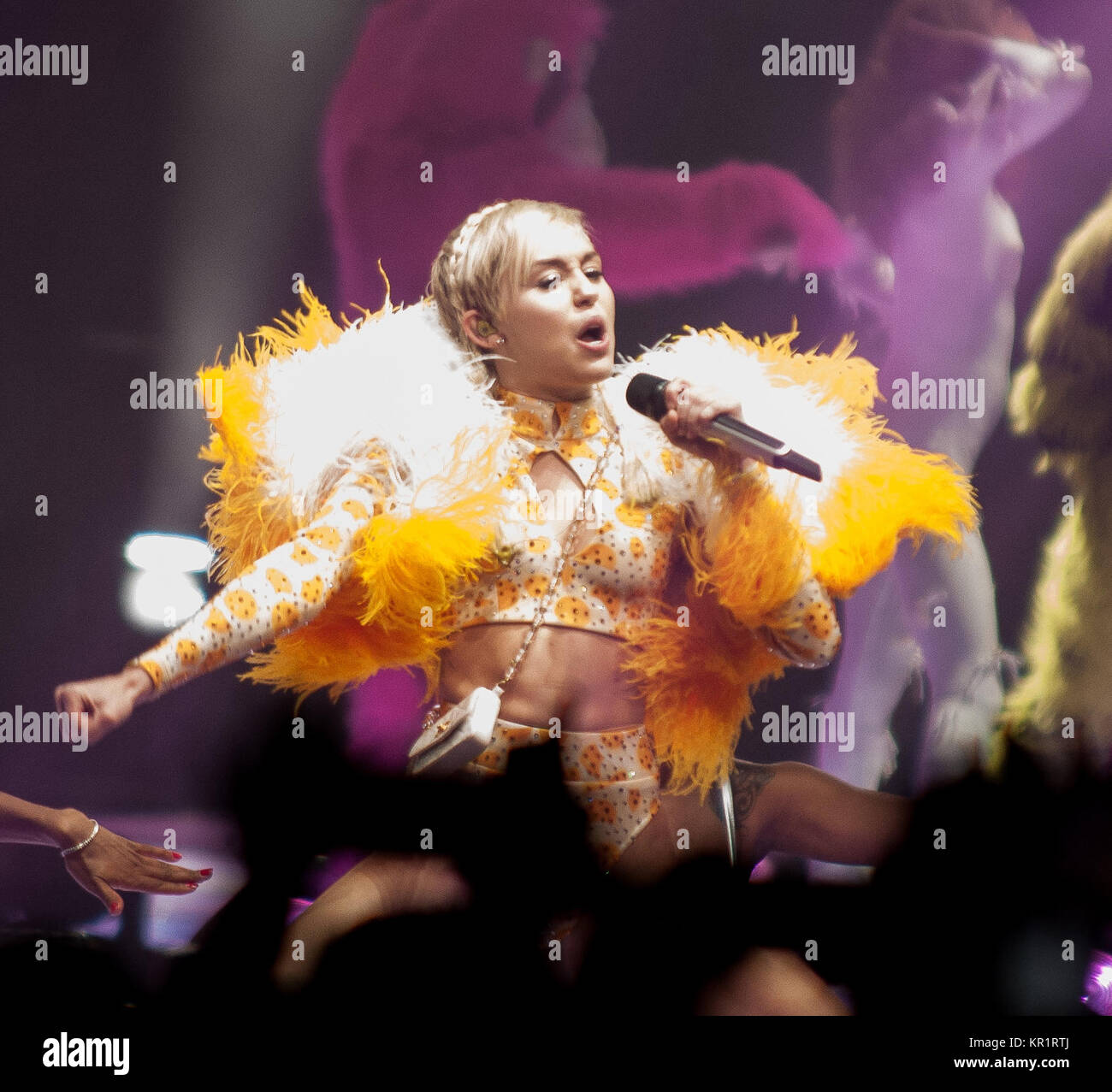 SYDNEY, AUSTRALIEN - 17. Oktober: Miley Cyrus führt Ihr Bangerz Tour live at Allphones Arena am 17. Oktober in Sydney, Australien 2014. Personen: Miley Cyrus Getriebe Ref: AU 44 Stockfoto