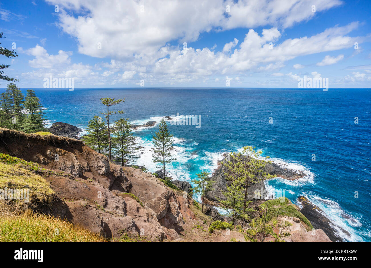 Norfolk Island, Australische externe Territorium, Küstenlandschaft an zwei Schornsteine finden Stockfoto