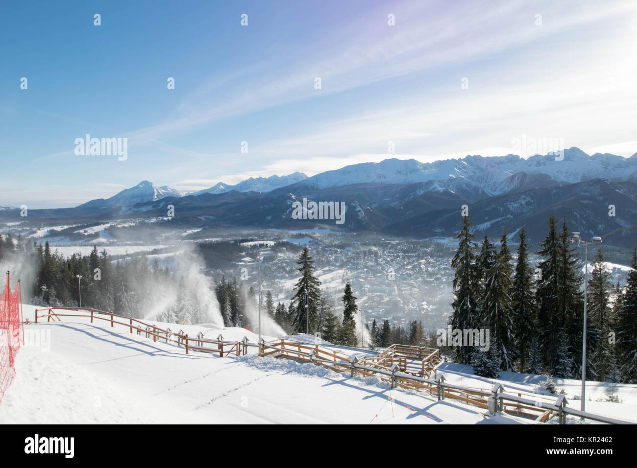 Blick in die Stadt von oben auf einem Berg in Zakopane, Polen Stockfoto