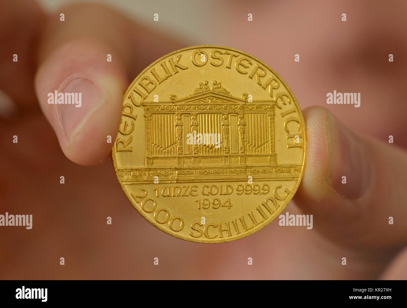 1 Unze, Wiener Mitglied einer Philharmonie, goldene Münze, 1 Unze, Wiener  Philharmoniker, Goldmuenze Stockfotografie - Alamy