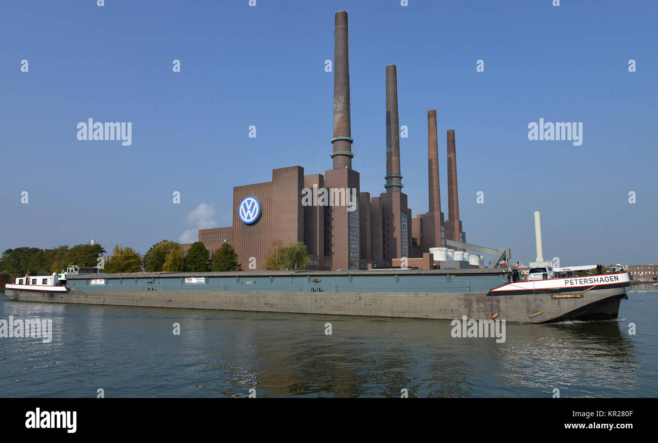 Heizleistung die Nord/Süd, Beförderung, Wolfsburg, Niedersachsen, Deutschland, Heizkraftwerk Nord/Süd, Volkswagenwerk, Niedersachsen, Stockfoto