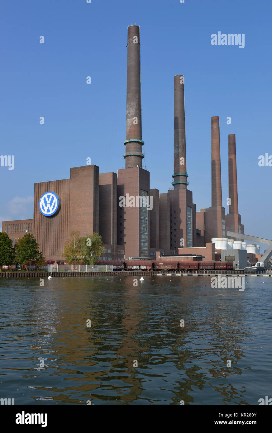 Heizleistung die Nord/Süd, Beförderung, Wolfsburg, Niedersachsen, Deutschland, Heizkraftwerk Nord/Süd, Volkswagenwerk, Niedersachsen, Stockfoto