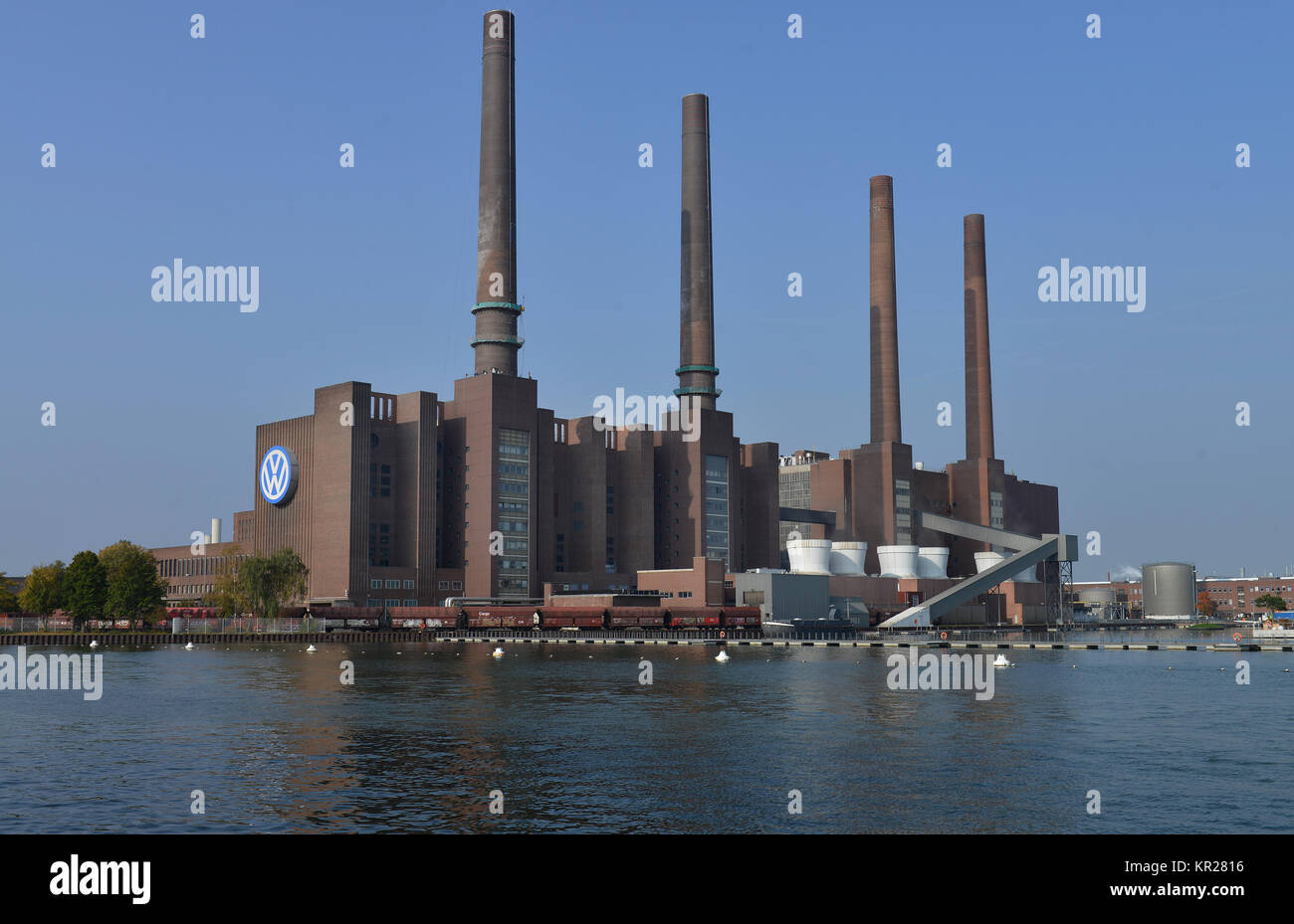 Heizleistung die Nord/Süd, Beförderung, Wolfsburg, Niedersachsen, Deutschland, Heizkraftwerk Nord/Süd, Volkswagenwerk, Niedersachsen, Stockfoto