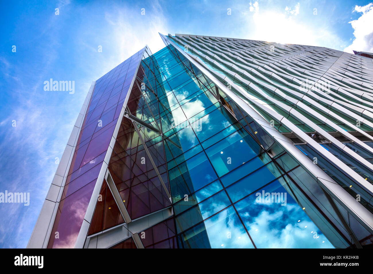 Farbenfrohe, moderne Gebäude aus Glas (Nova, London, UK) Stockfoto