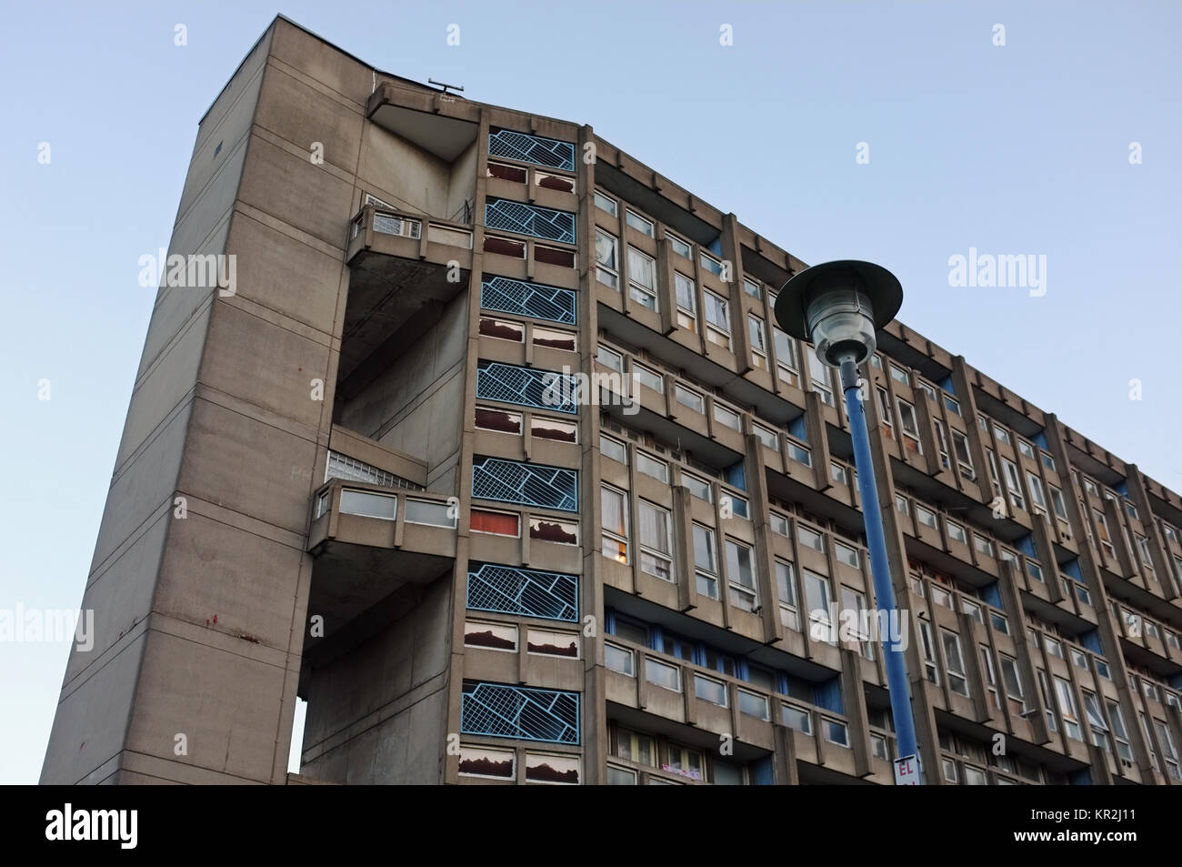 Robin Hood Gärten Wohnsiedlung (vor dem Abriss), von Alison und Peter Smithson, Pappel, Tower Hamlets, East London, Vereinigtes Königreich, Stockfoto