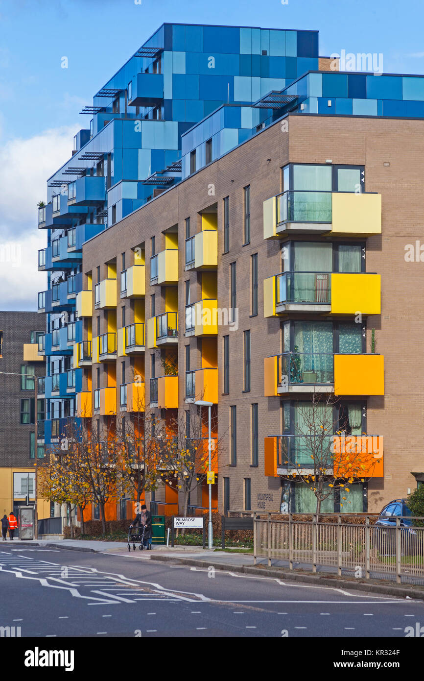 London Lewisham ein farbenfrohes Apartment Block in Lewisham Straße - Teil des neuen £ 200 Millionen Parkside Entwicklung Stockfoto