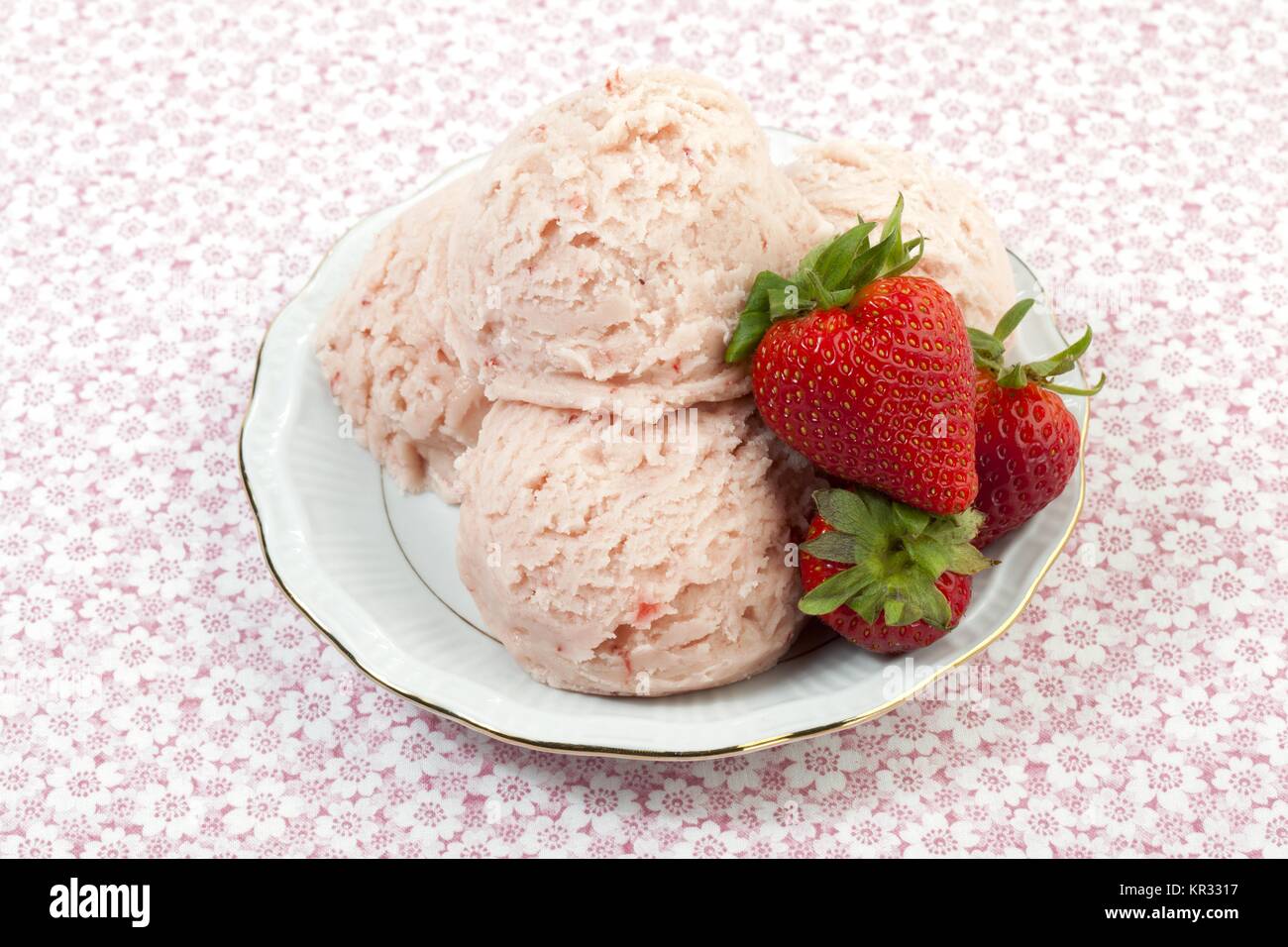 Erdbeer Eis Stockfoto
